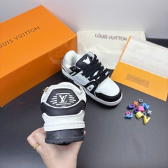 LV charm đen