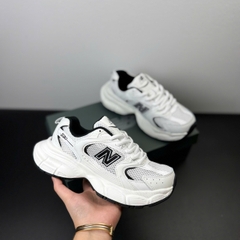 nb530 v2 trắng đen