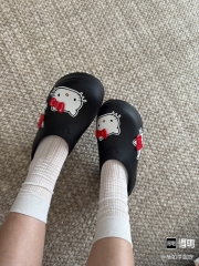 sục hello kitty đen
