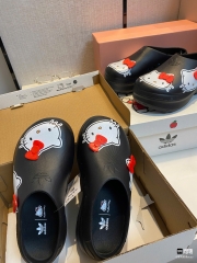 sục hello kitty đen