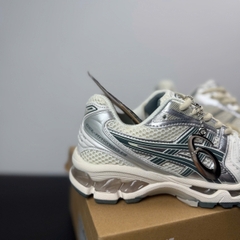 asic kayano xám kem