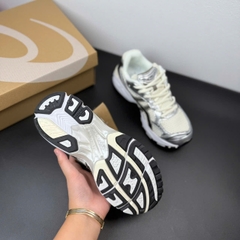 asic kayano đen kem