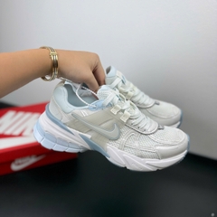 nike v2k trắng xanh