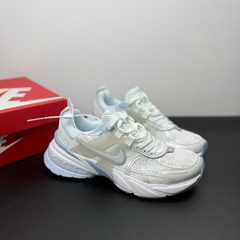 nike v2k trắng xanh