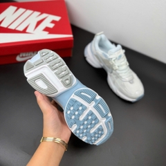 nike v2k trắng xanh