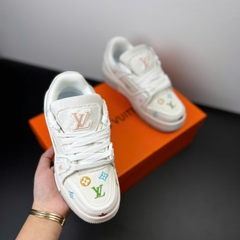 LV trắng họa tiết