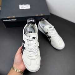 tiger trắng viền đen