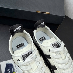 tiger trắng viền đen