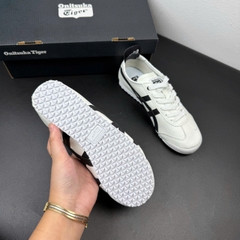 tiger trắng viền đen