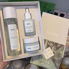 Set dưỡng ẩm, phục hồi và chống lão hóa da Huxley