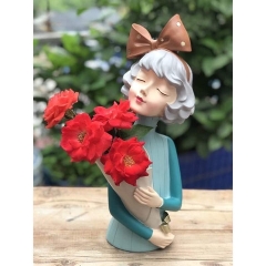 BÌNH HOA CÔ GÁI GỐM XINH DECOR ,CÔ GÁI CẮM HOA