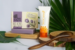 BỘ ĐÔI GIẢM MỤN MỜ THÂM LƯNG, BODY - XÀ PHÒNG SAFFRON 75G VÀ GEL NGHỆ NANO NEOCURMA 20G - NEO ACNES