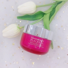 KEM DƯỠNG HỒI SINH LÀN DA CHIẾT XUẤT NHAU THAI CỪU PLACENTA REVITALIZING CREAM 50G - THE NATURE BOOK
