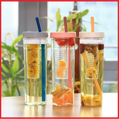 BÌNH NƯỚC VUÔNG STICKER 700ML - GDN
