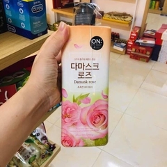 SỮA TẮM DƯỠNG TRẮNG DA 900ML ON THE BODY