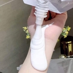 KEM Ủ TRẮNG - TẮM TRẮNG HUNMUI DƯỠNG TRẮNG DA TOÀN THÂN 300ML/TÚI