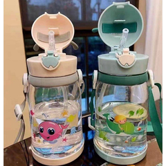 BÌNH UỐNG NƯỚC SỪNG HƯƠU CÓ DÂY ĐEO VÀ TAY CẦM 550ML CTB367 - BECHIP