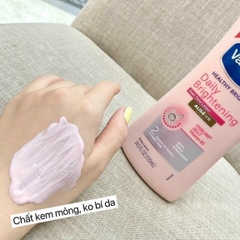 DƯỠNG THỂ 𝐕𝐀𝐒𝐄𝐋𝐈𝐍𝐄 GIÚP DA TRẮNG SÁNG MỀM MỊN 725ML AD363 - ÁNH DƯƠNG
