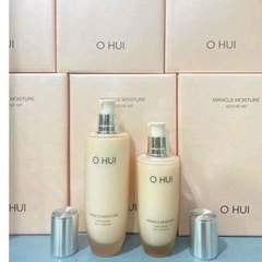 SET 2 LỌ NƯỚC HOA HỒNG/ TONER CÂN BẰNG ẨM TRẮNG DA OHUI AD379