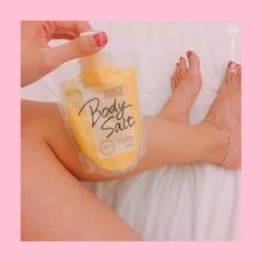 Muối tắm tẩy tế bào chết Juicy Body Salt Nhật