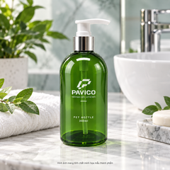 Chai dầu gội PET 300ml màu xanh lá vòi nhấn trong phòng tắm