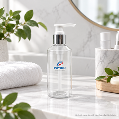 Chai PET 150ml trong suốt AK150NA2 vòi nhấn trắng Pavico trong không gian phòng tắm