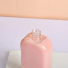 chai-pet-trong-suot-9