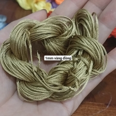 Bó lớn như hình 20-30met dây dù size 0.5-0.8- 1-1.5mm đan vòng đủ màu, dây đan vòng tay, dây thắt vòng,vòng cổ