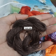 Bó lớn như hình 20-30met dây dù size 0.5-0.8- 1-1.5mm đan vòng đủ màu, dây đan vòng tay, dây thắt vòng,vòng cổ