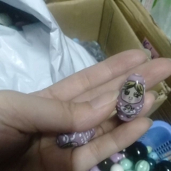 2 Búp bê Nga gốm sứ nhỏ có lỗ xỏ