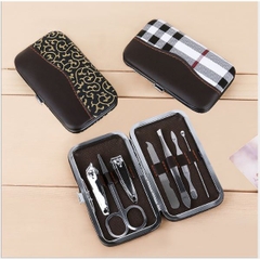 Bộ Cắt, Bấm Dũa Móng Tay, Lấy Ráy Tai Nhiều Tiện Ích