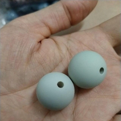 2 viên hạt nhựa loại mờ 20mm