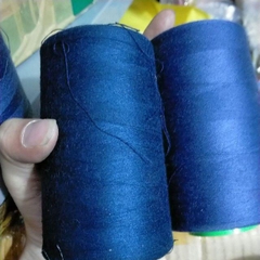 Cuộn chỉ 5000met tone xanh