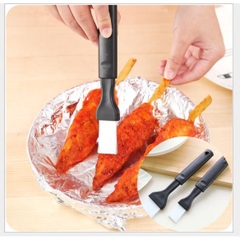 Set bộ 2 Cọ Quét Dầu Bằng Nhựa Cán Dài Chịu Nhiệt Cao Tiện Dụng
