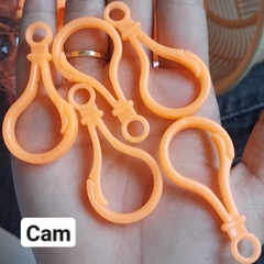 1-5 móc càng cua nhựa loại lớn 25x50mm nhiều màu