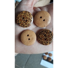 5-10 nút gỗ 2 lỗ size 24mm in màu da beo (#P124-94-T04)