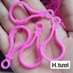 1-5 móc càng cua nhựa loại lớn 25x50mm nhiều màu