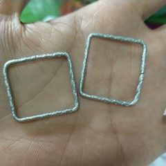 10 khung kim loại chữ nhật 23x25mm khắc hoa văn