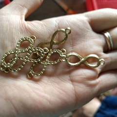 5 cái mặt số 8 có 2 lỗ treo