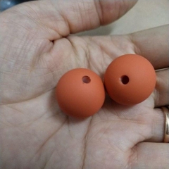 2 viên hạt nhựa loại mờ 20mm