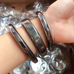 còng tay, vòng tay bằng đá đen size 6cm