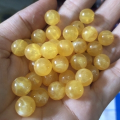 18-35 hạt nhựa tròn màu vàng vân giả đá 8-10mm (gói 10gam) có lỗ xỏ làm vòng tay, vòng cổ (TL)