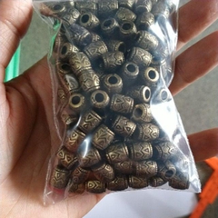 10-50gam charm nhựa hình ống hoa văn màu đồng cổ 8x9mm