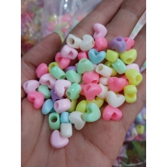 10gam hạt nhựa trái tim các loại có lỗ xỏ làm vòng tay, vòng cổ, handmade tùy thích...