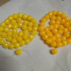 40-200 Hạt nhựa 8mm tròn vát cạnh màu vàng có lỗ xỏ  làm vòng trang sức