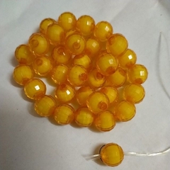10-50gam Hạt nhựa 8mm -10mm hạt tròn cạnh nhân trắng vàng đậm có lỗ xỏ làm vòng hạt