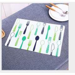 Tấm lót bàn ăn chống thấm cách nhiệt chống trượt nhiều màu ngộ nghĩnh chất liệu nhựa PVC