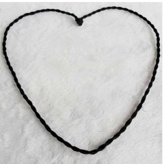 vòng cổ dây se sẵng màu đỏ /đen may mắn