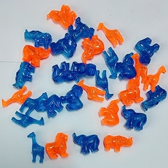 (p132-8 M2) 10-50gam con thú nhựa xanh cam làm đồ chơi trang trí có lỗ xỏ 4mm