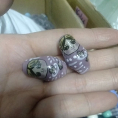 2 Búp bê Nga gốm sứ nhỏ có lỗ xỏ